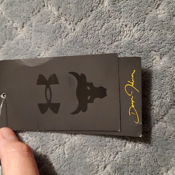 UNDER ARMOUR Women's Rock Vintage Iron Shirt - Picture 7 of 9